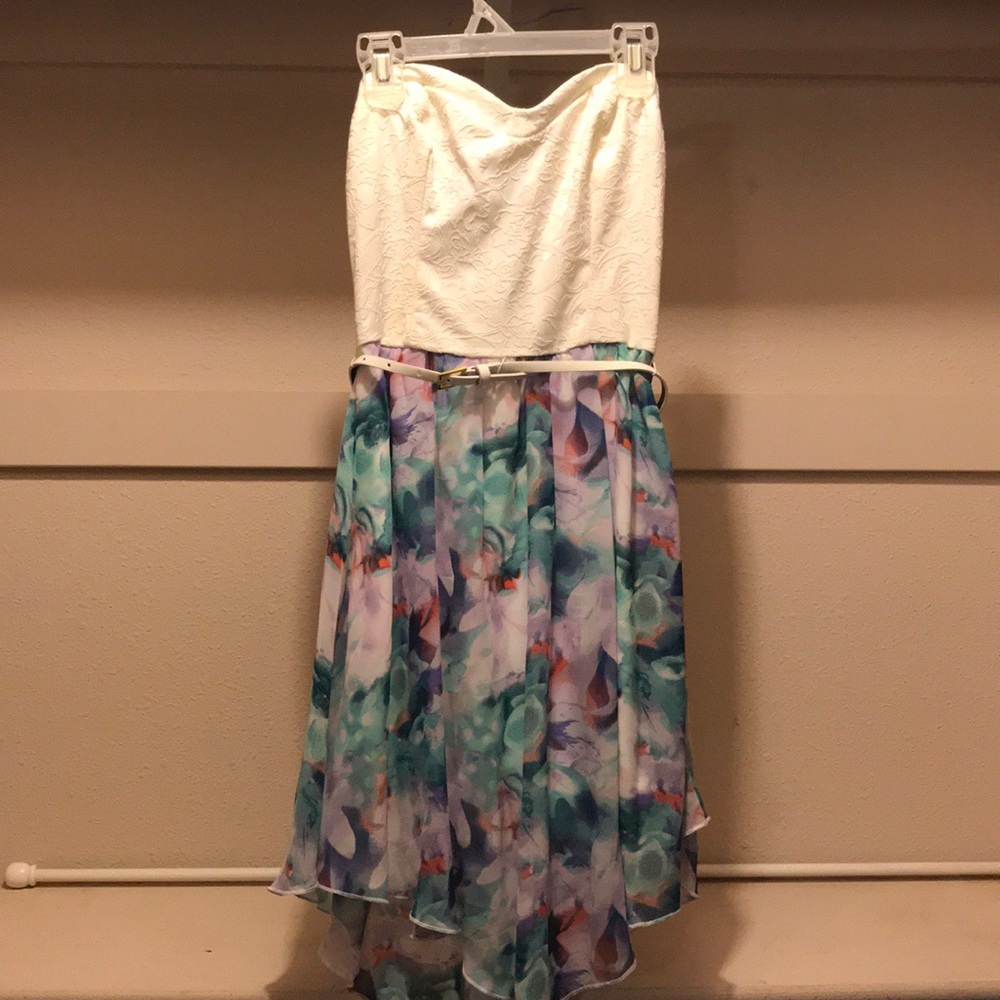 Elegant floral strapless dress